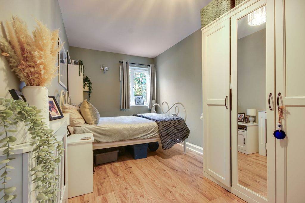 Additional image 6 of 2 bed flat for saleAspen Grove, Fremington, Barnstaple, Devon EX31