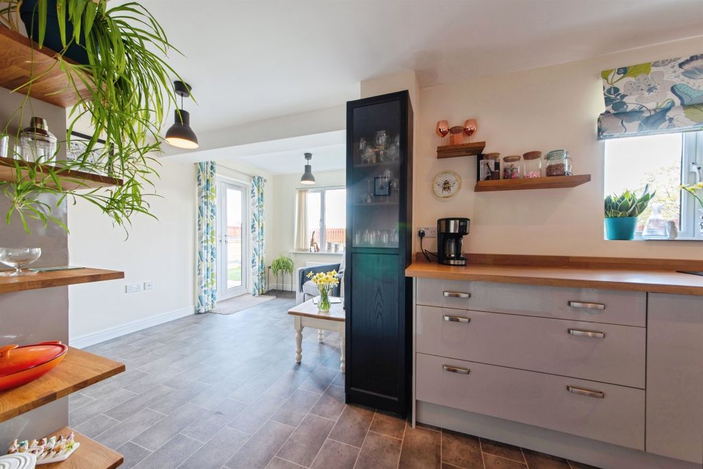 Additional image 5 of 4 bed detached house for saleThyme Avenue, Bourne PE10