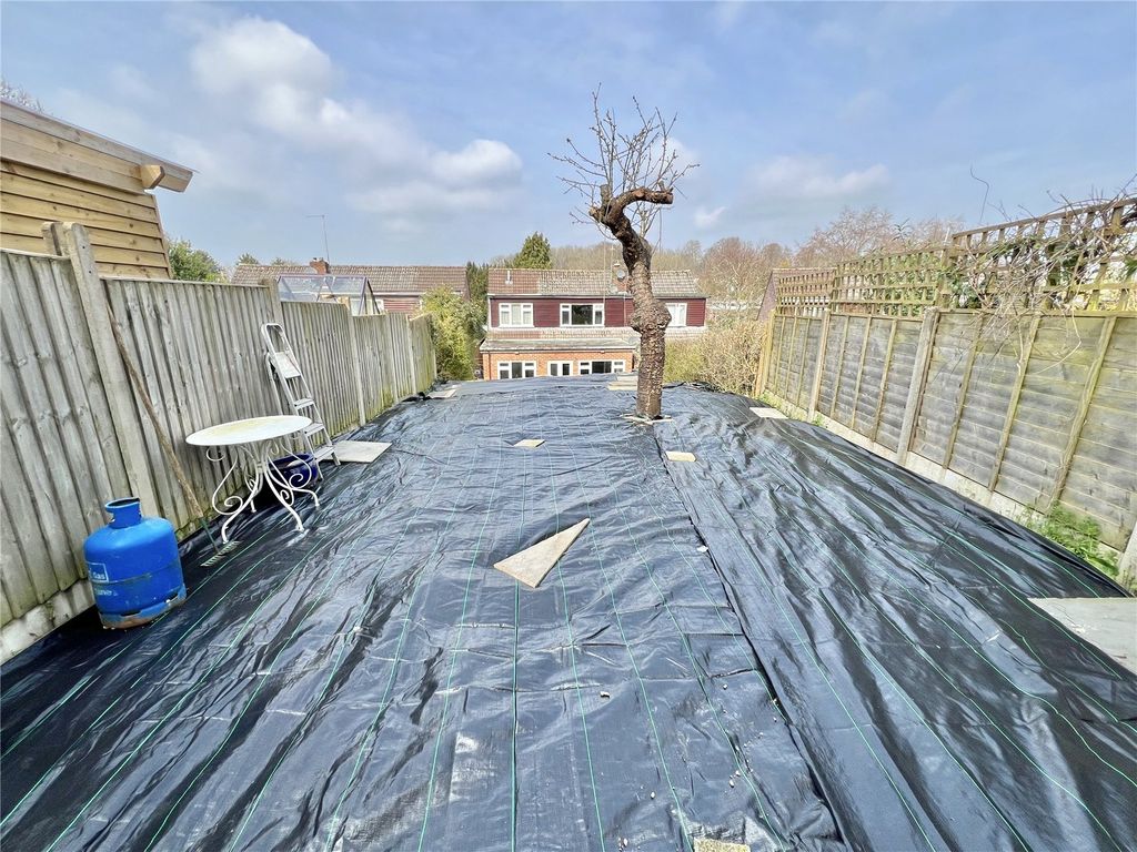 Additional image 18 of 5 bed semi-detached house for saleFishers Close, Blandford Forum, Dorset DT11