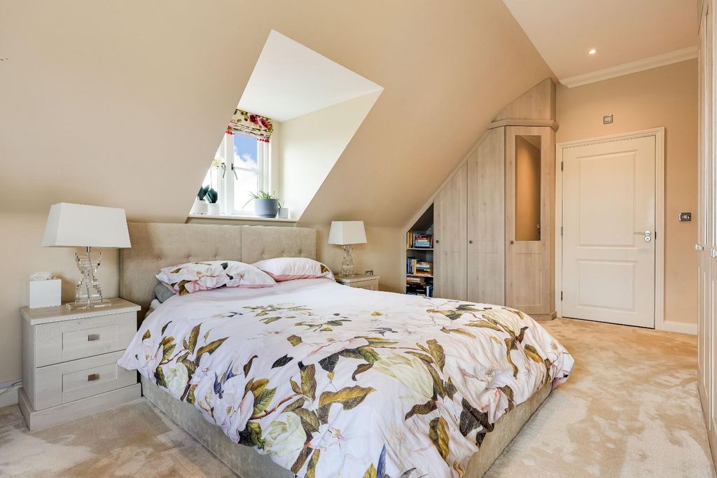 Additional image 11 of 2 bed flat for sale193 Huntingdon Road, Cambridge CB3