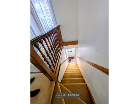 Beaconsfield Road, London N11