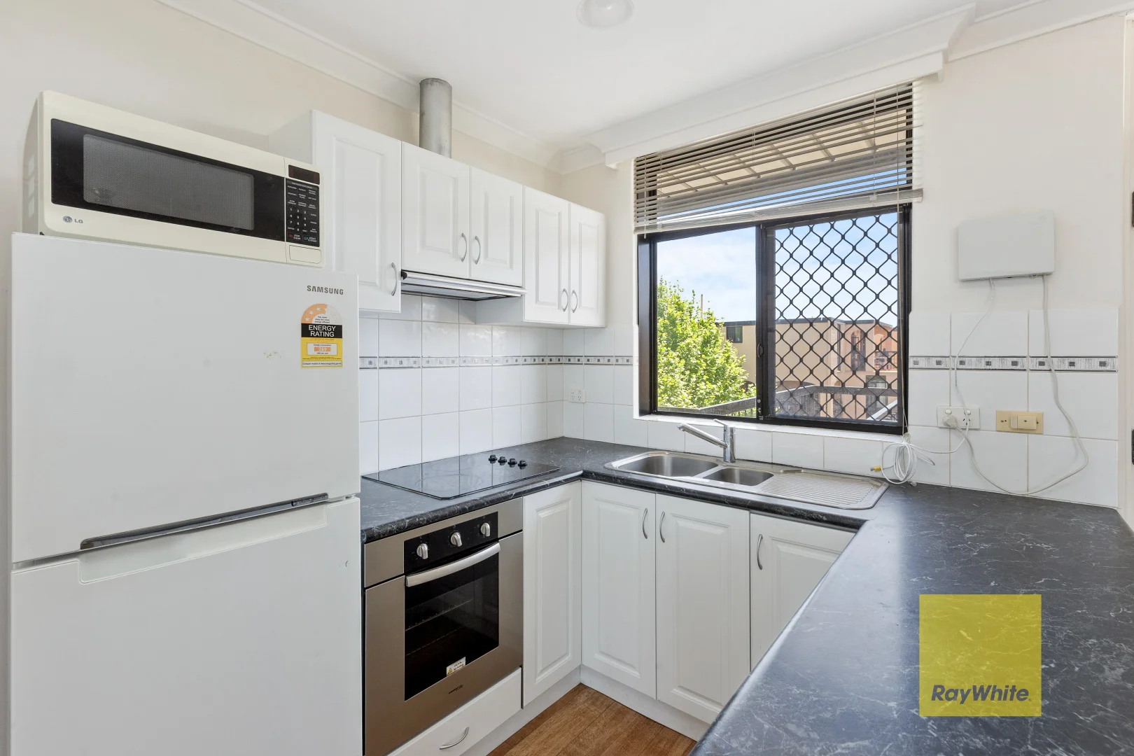 B37/62 Great Eastern Highway, Rivervale WA 6103 photo 4