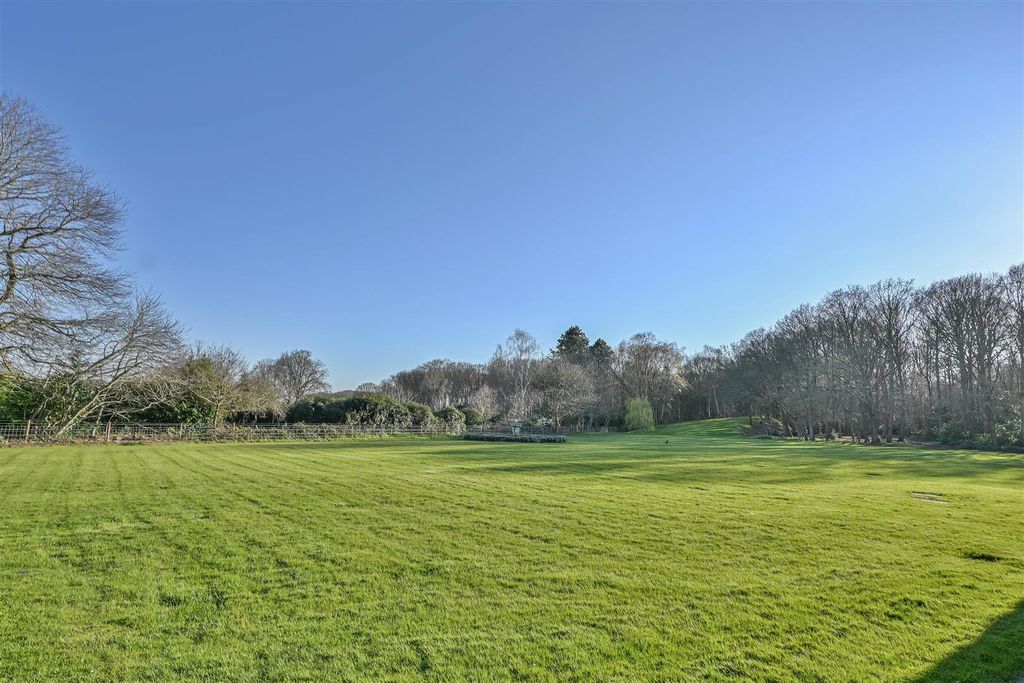 Additional image 4 of 3 bed flat for saleThorndon Park, Ingrave, Brentwood CM13