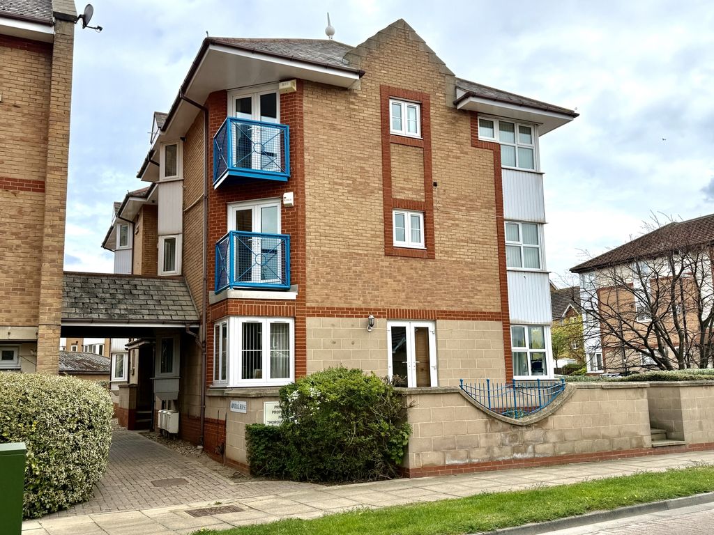 2 bed flat for saleAdmiral House Admiral Way, Marina TS24