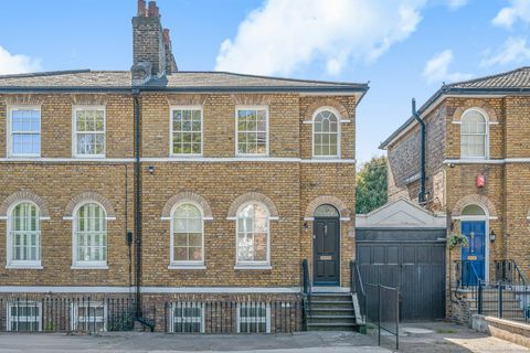 Lower Road, Surrey Quays SE8
