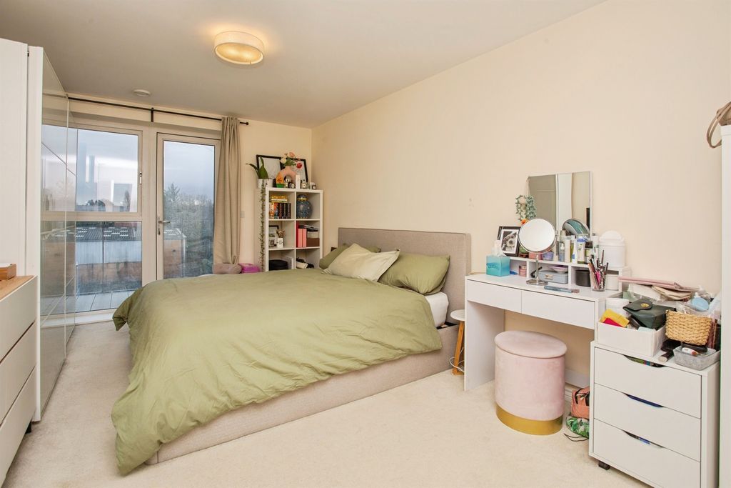 Additional image 7 of 2 bed flat for saleManor Way, Borehamwood WD6
