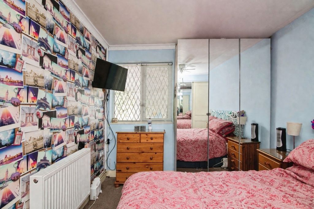 Additional image 7 of 3 bed semi-detached house for saleHigh Street, Pensnett, Brierley Hill DY5