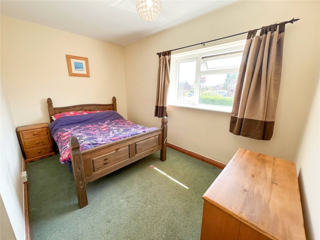Additional image 8 of 6 bed semi-detached house for saleSalisbury Crescent, Blandford Forum, Dorset DT11