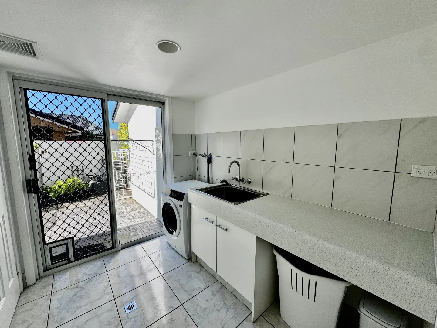 Additional image 10 of 14 Cayman Drive, Clear Island Waters QLD 4226