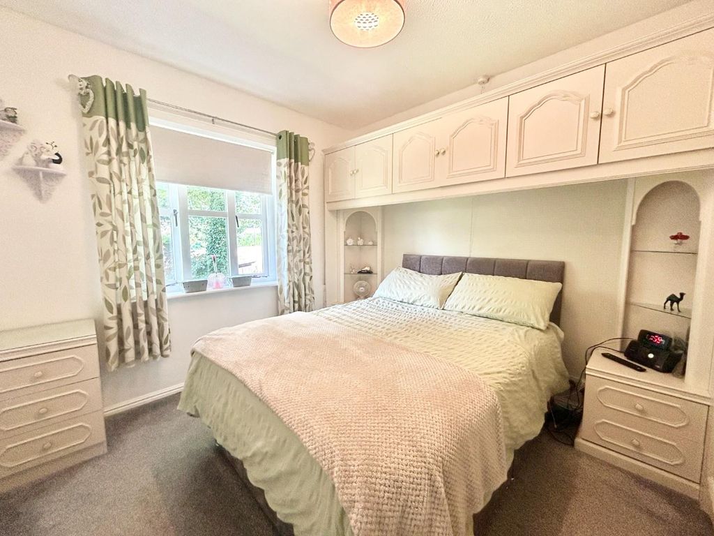 Additional image 14 of 2 bed flat for sale2 Bed First Floor Flat, Avenue Court, Westgate, Bridlington YO16