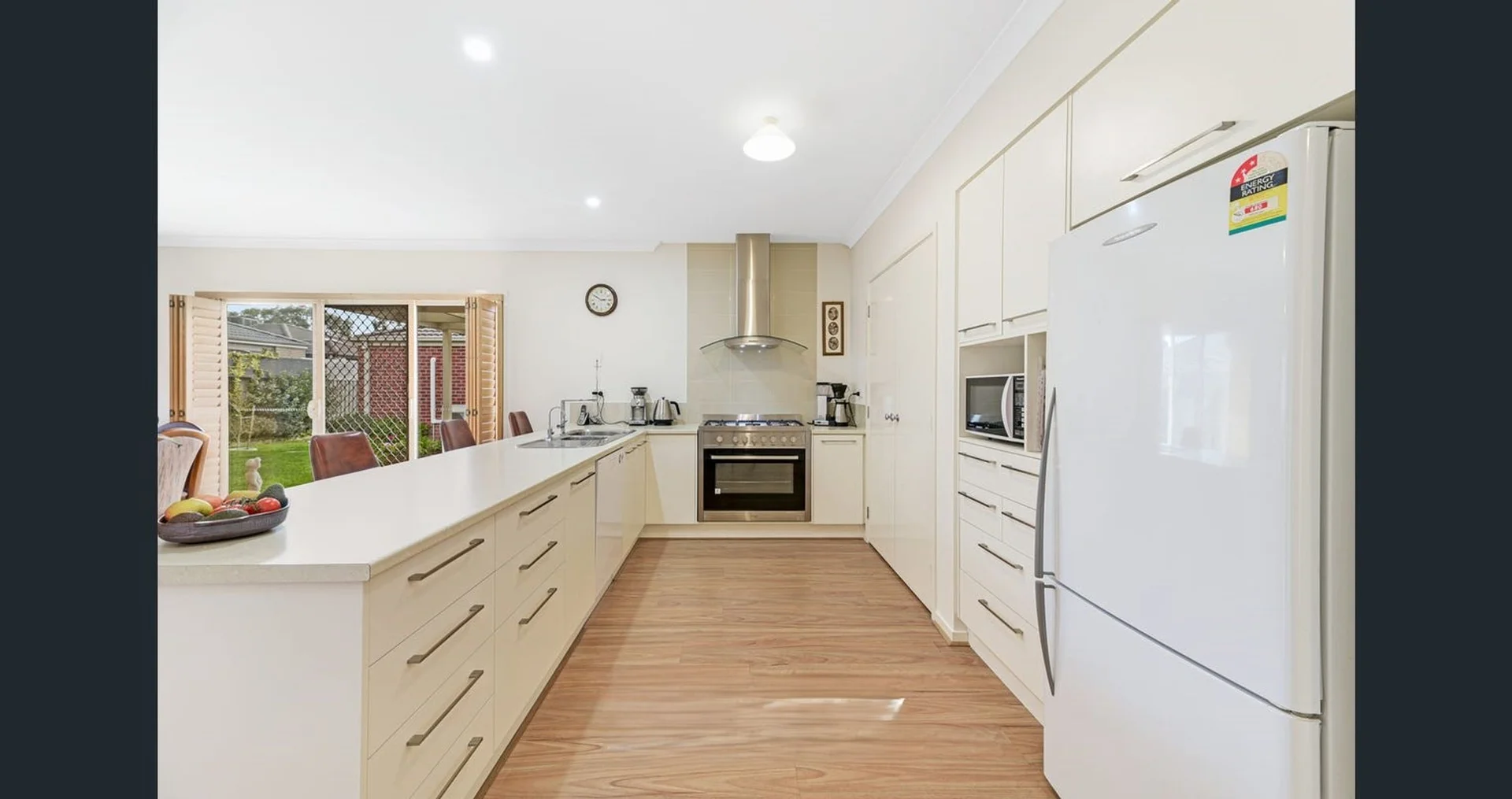 14 CHALLENGER CIRCUIT, Cranbourne East VIC 3977 photo 2