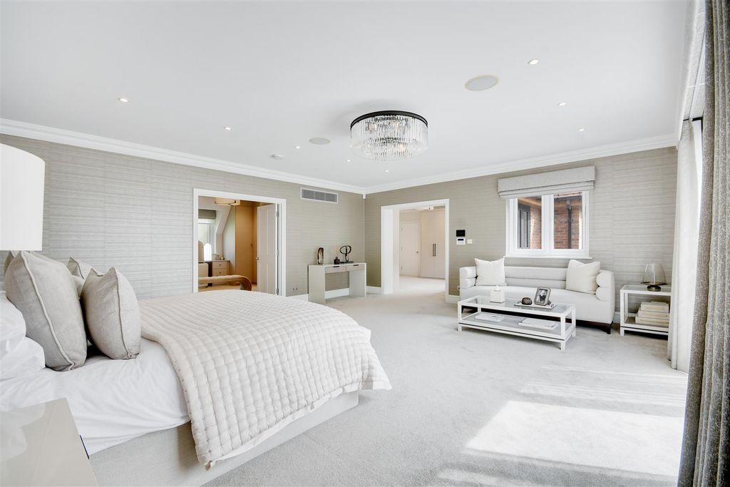 Additional image 22 of 6 bed detached house for saleWambrook Close, Hutton Mount, Brentwood CM13