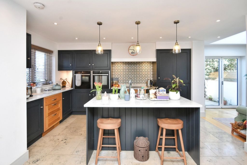 Additional image 12 of 3 bed semi-detached house for saleSeacroft Road, Broadstairs, Kent CT10