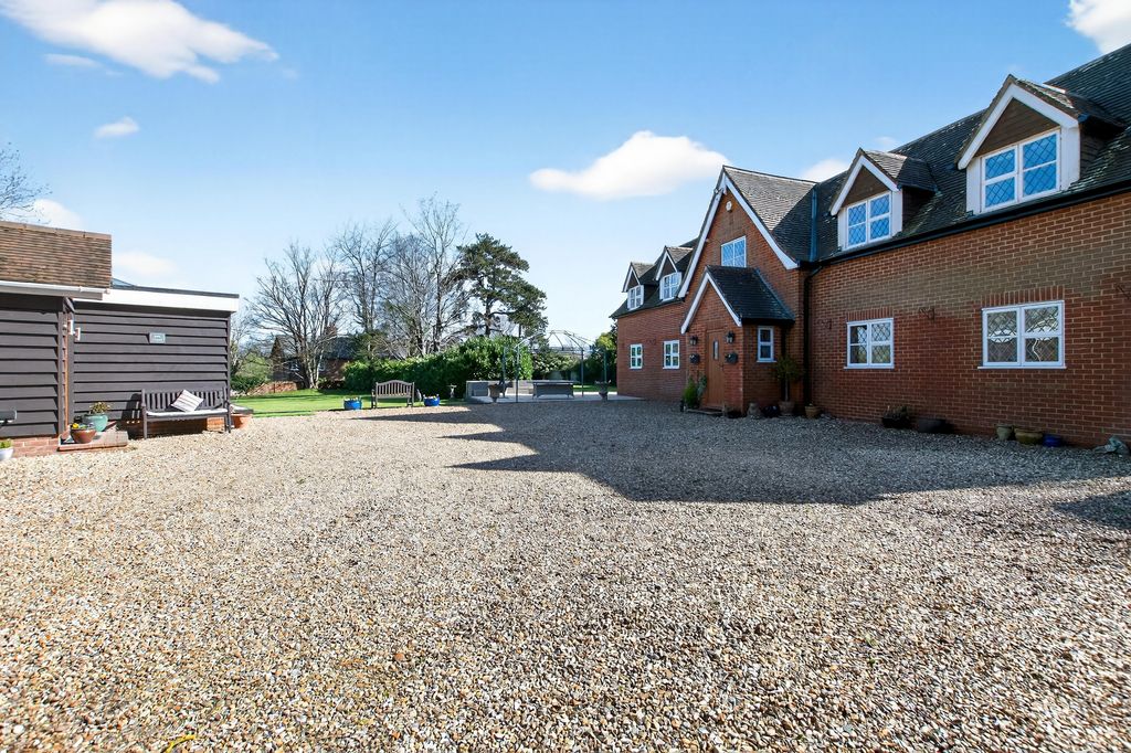 6 bed detached house for saleHoldenhurst Village, Bournemouth BH8