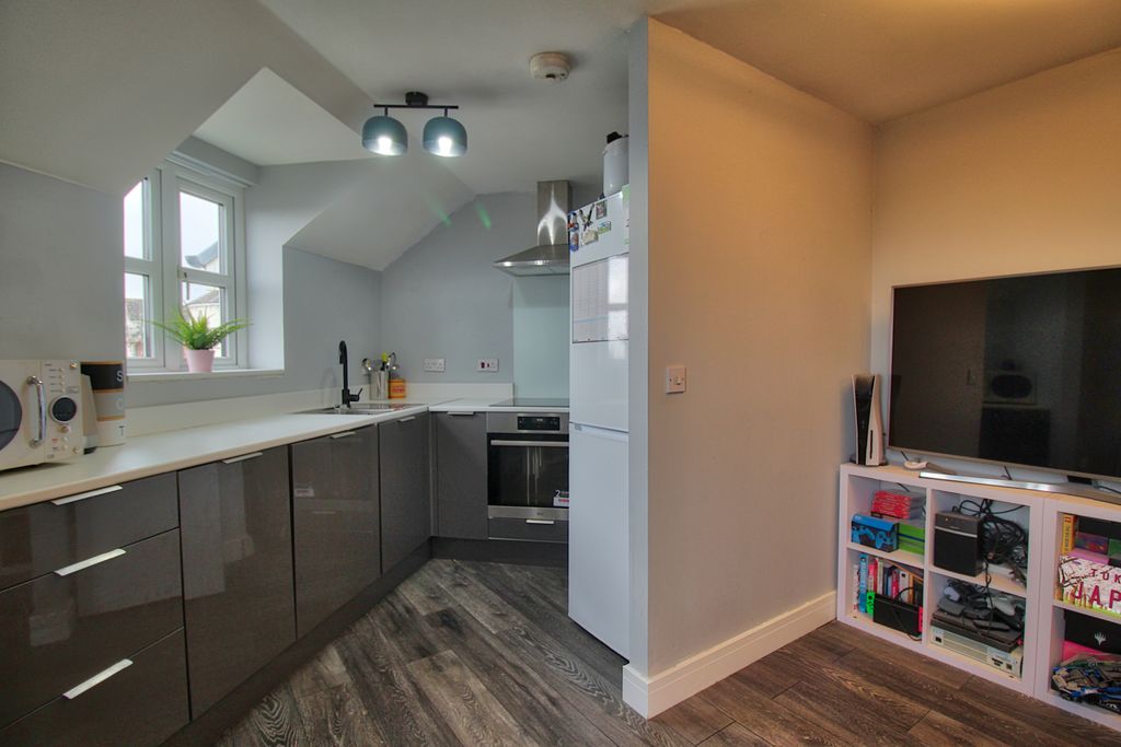 Additional image 6 of 2 bed flat for saleHill View Road, Malvern WR14