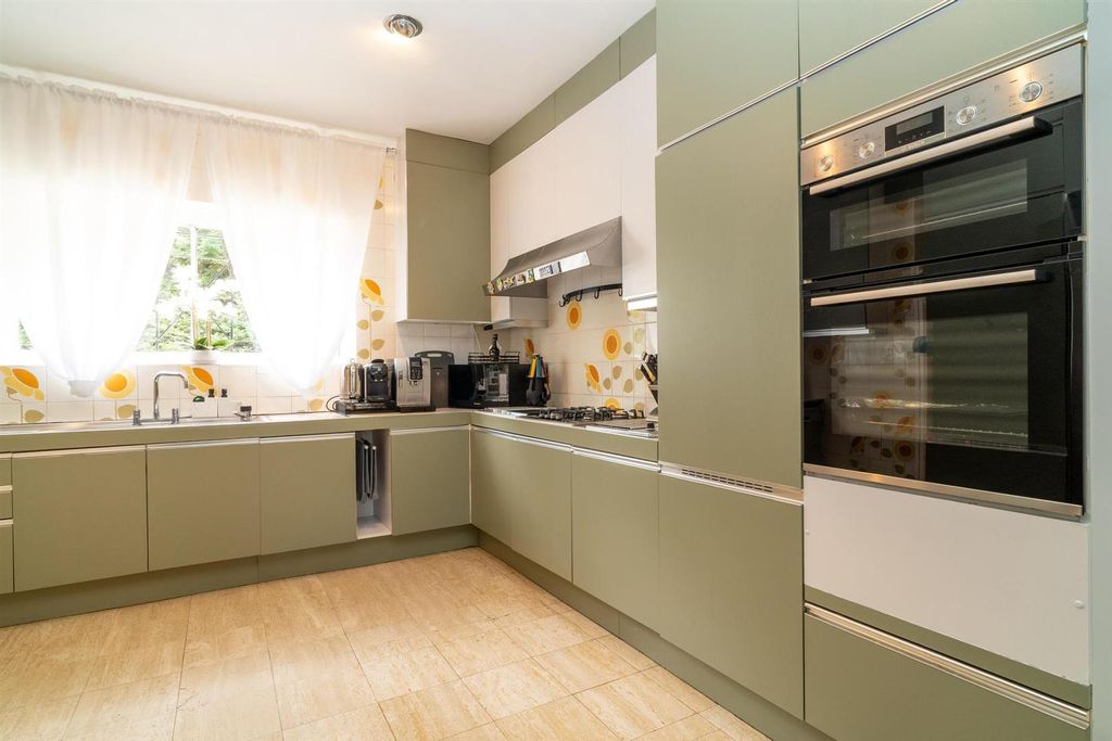 Additional image 19 of 6 bed detached house for saleAllum Lane, Elstree, Borehamwood WD6