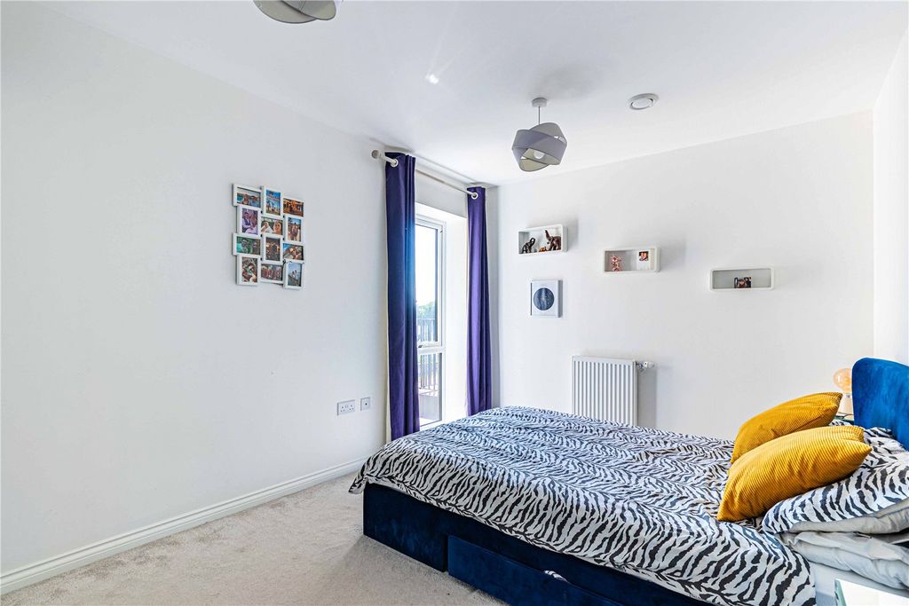 Additional image 11 of 2 bed flat for saleElstree Way, Borehamwood, Hertfordshire WD6