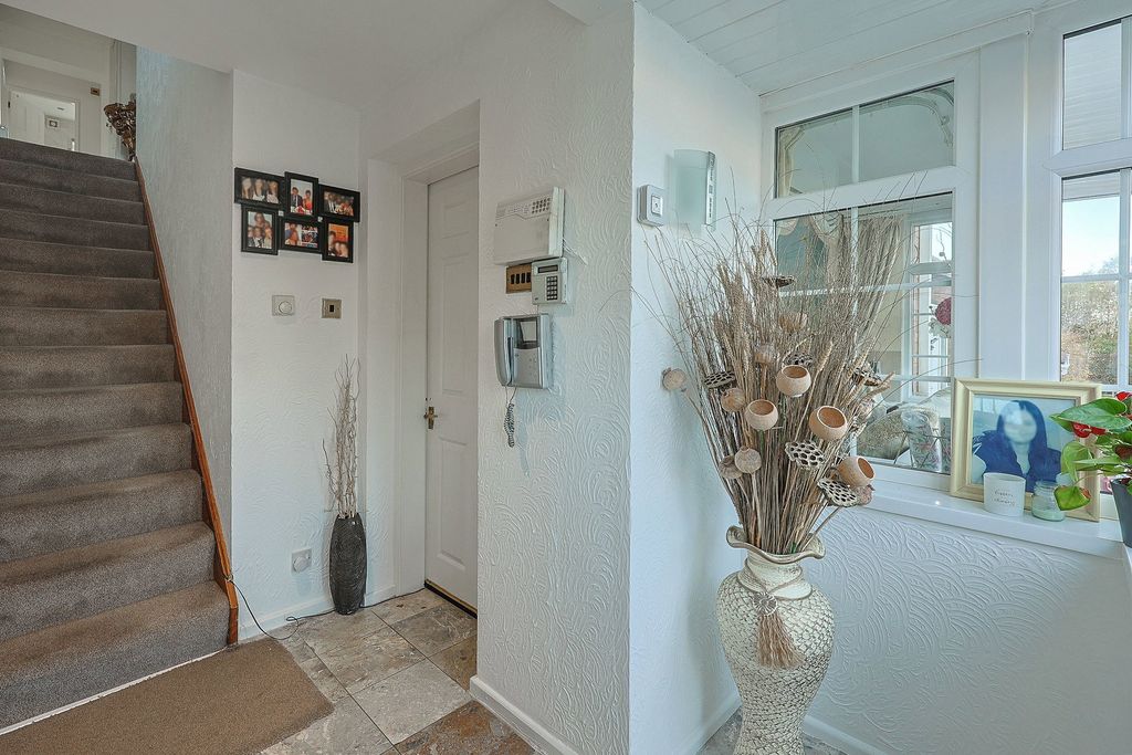 Additional image 11 of 6 bed detached house for saleNorth View Drive, Brierley Hill DY5