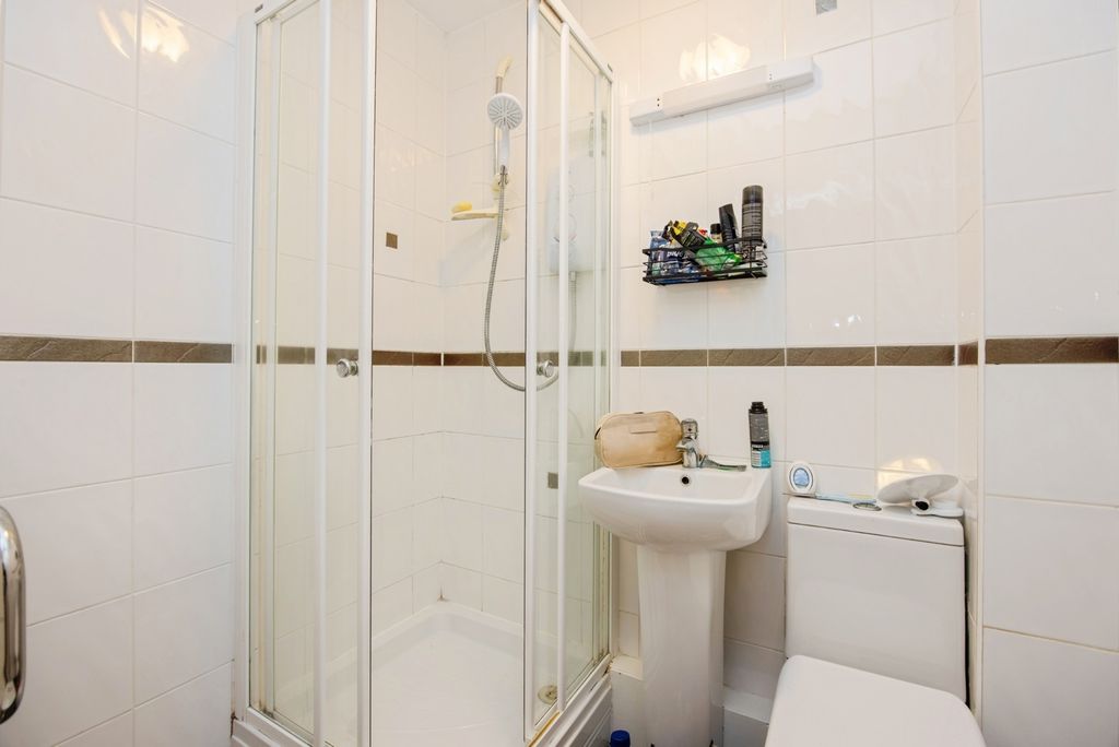 Additional image 15 of 1 bed flat for saleCrinnicks Hill, Bodmin, Cornwall PL31