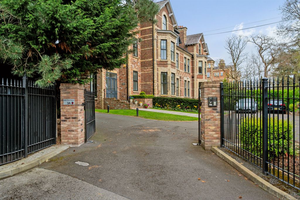 Additional image 14 of 2 bed flat for saleDaveylands, Wilmslow, Cheshire SK9