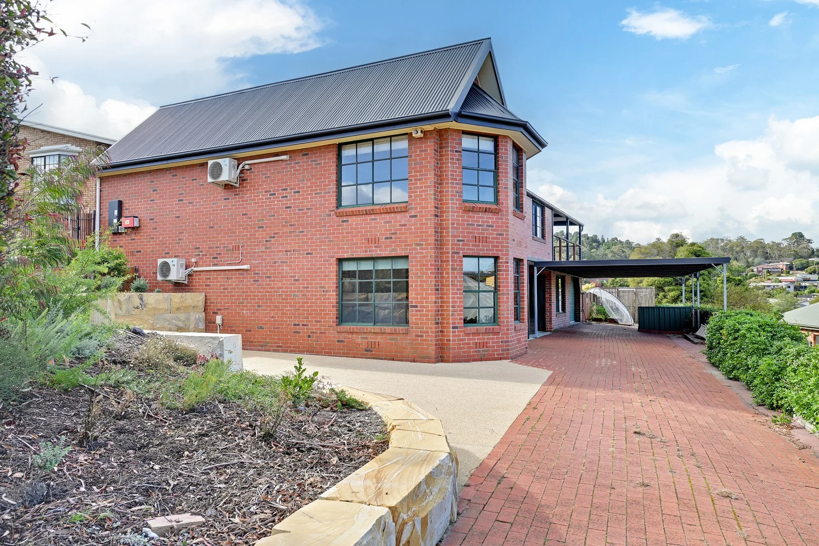 10 Excalibur Place, Lindisfarne TAS 7015