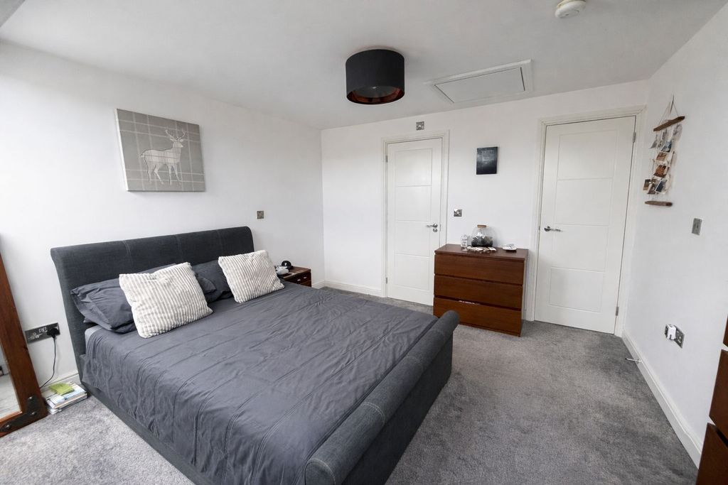 Additional image 7 of 3 bed flat for saleChrisharben Court, Green End, Clayton, Bradford BD14