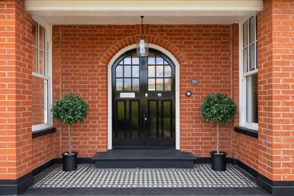 Additional image 3 of 6 bed detached house for saleGreenway, Hutton Mount, Brentwood CM13