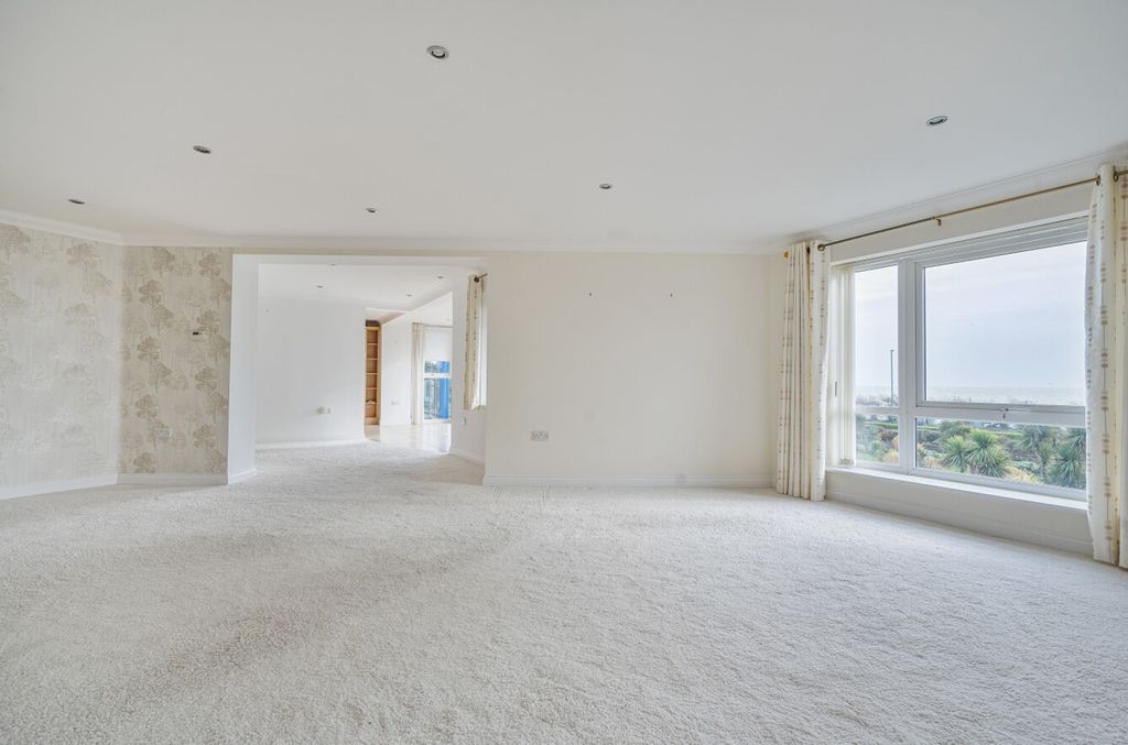 Additional image 7 of 2 bed flat for saleKings Parade, Bognor Regis PO21