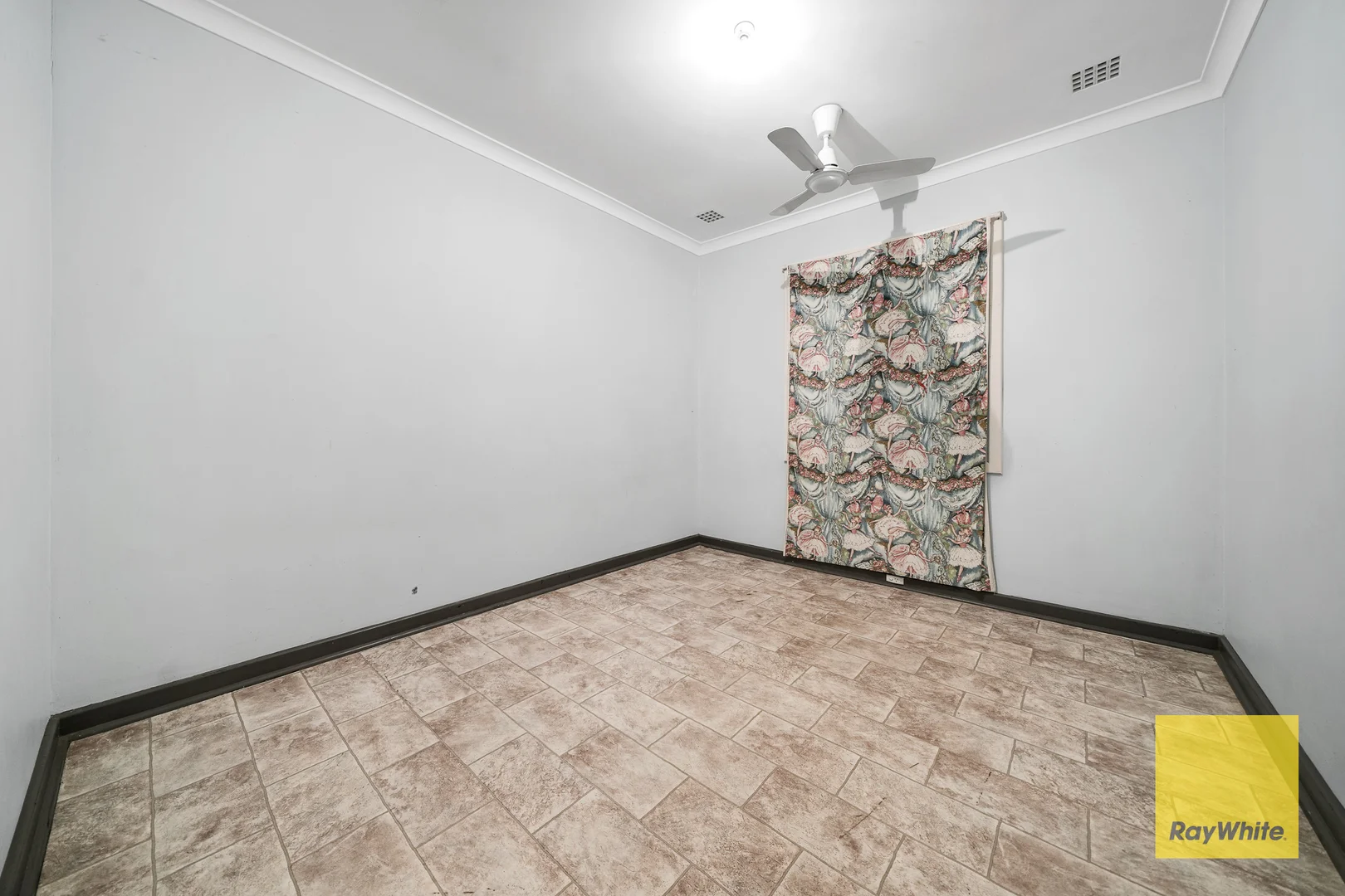 Additional image 5 of 1 Meakers Way, Girrawheen WA 6064