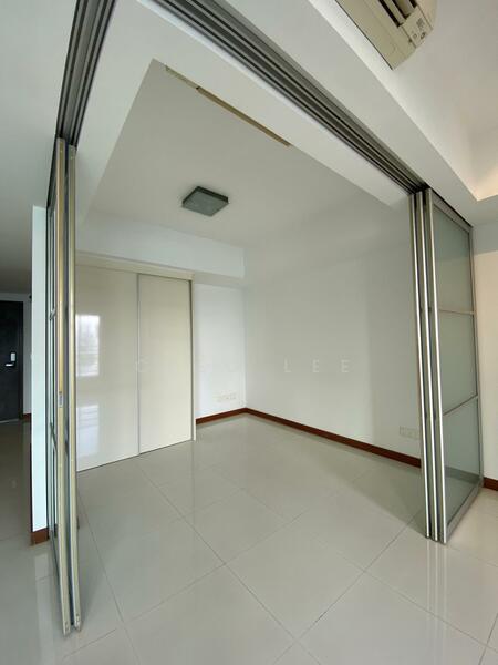 2 Marina Boulevard photo 4