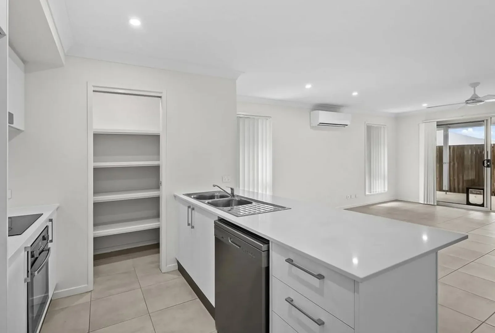 5 Johnson Circuit, Ripley QLD 4306 photo 3