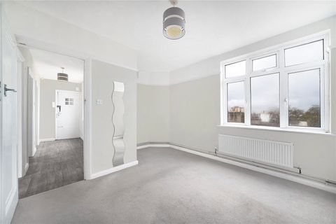 Hainault Road, Leytonstone, London E11