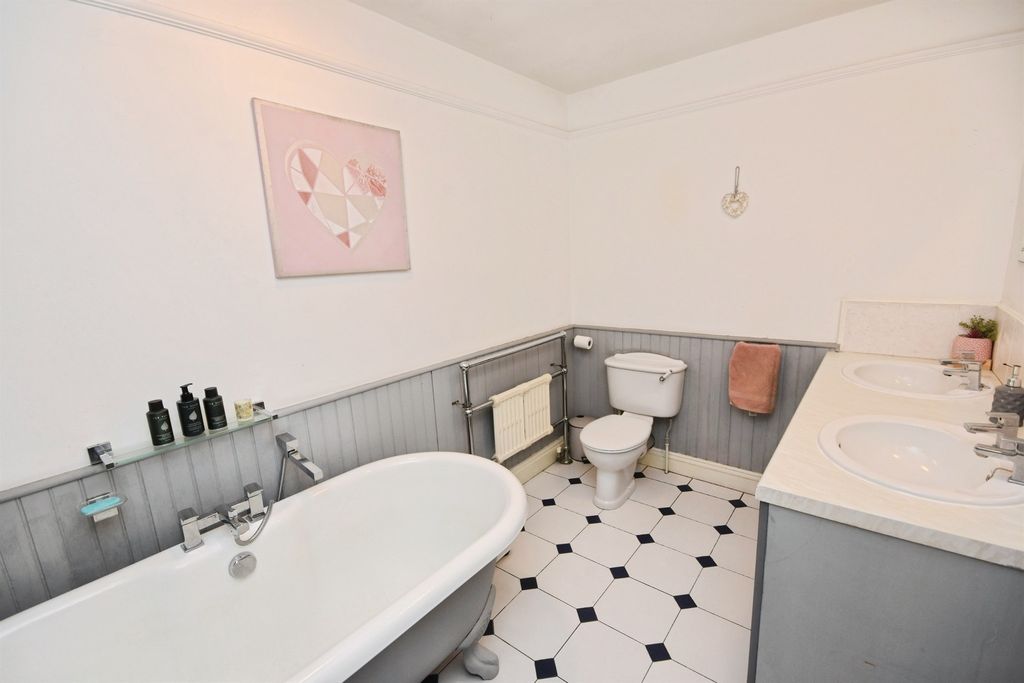 Additional image 15 of 6 bed detached house for saleSt. Peters Close, Braintree CM7