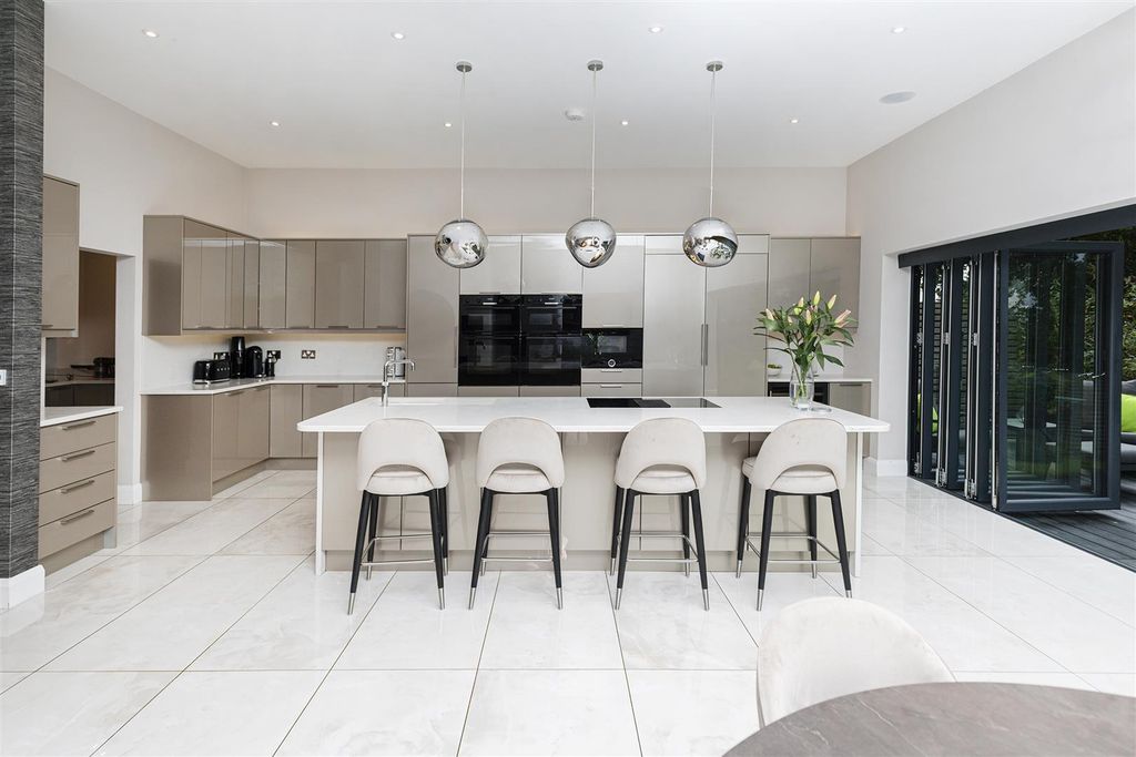 Additional image 5 of 5 bed detached house for saleThe Beeches, Birkenshaw, Bradford BD11