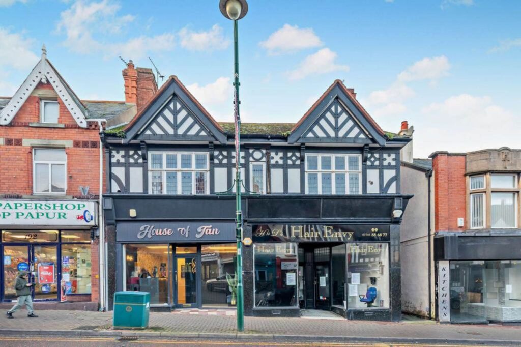 4 bed flat for saleHigh Street, Prestatyn LL19