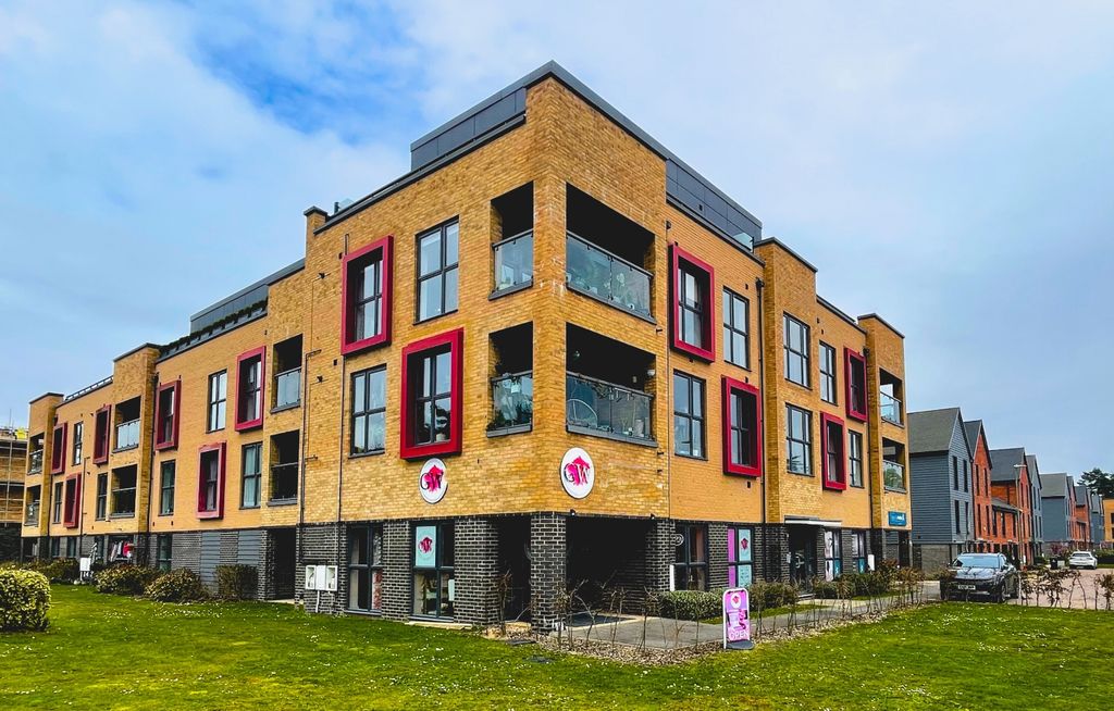 Additional image 14 of 2 bed flat for saleThorpe Court, Thorpe Close, Bordon GU35