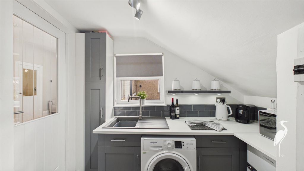 2 bed flat for salePages Buildings, Boldon Colliery NE35 photo 4