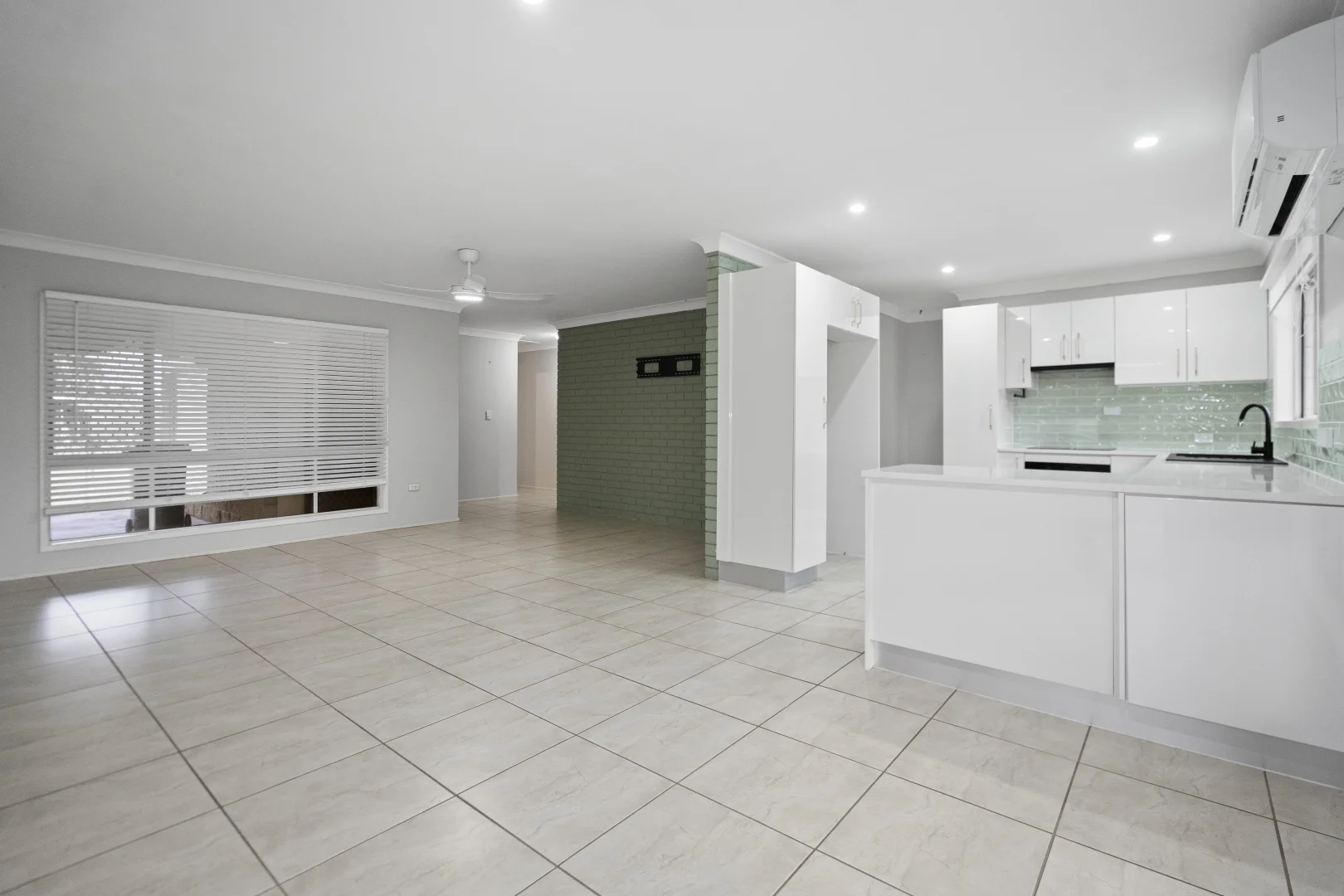 30 Sunset Drive, Thabeban QLD 4670 photo 5