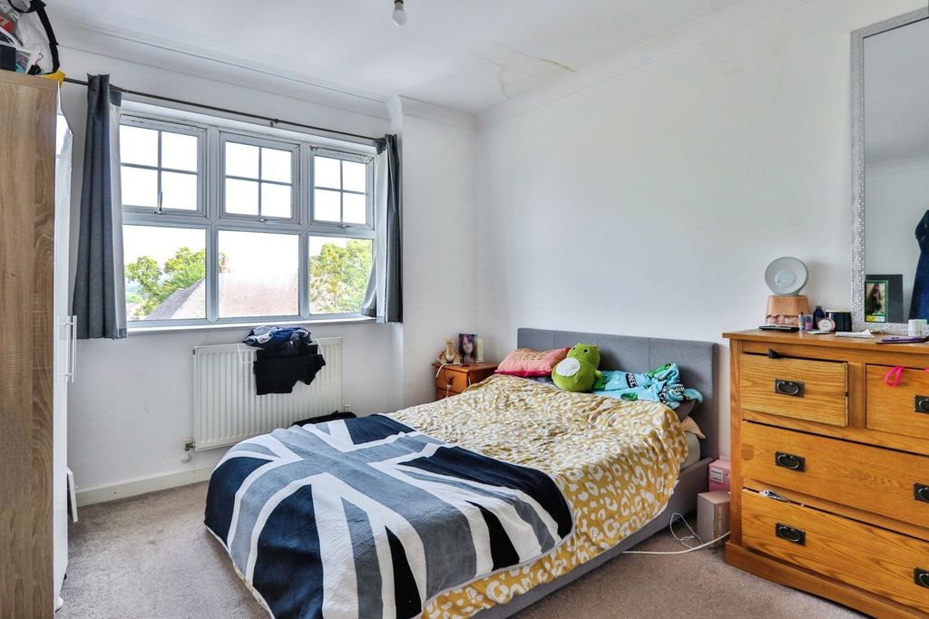 2 bed flat for salePoole Road, Upton, Poole, Dorset BH16 photo 4