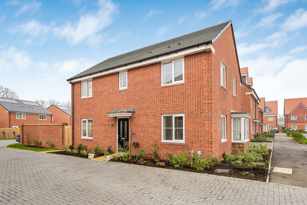Additional image 12 of 4 bed detached house for saleMiles Road, Bordon, Hampshire GU35