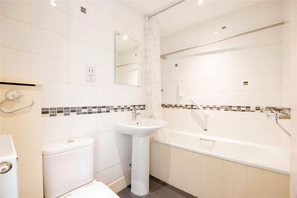 Additional image 7 of 1 bed flat for saleCastle Street, Bodmin, Cornwall PL31