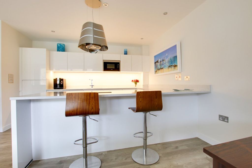 Additional image 4 of 2 bed flat for saleAlmansa Way, Lymington SO41
