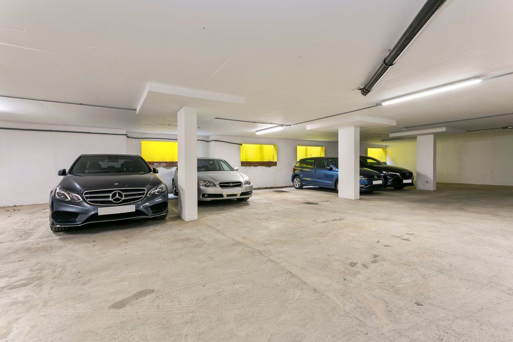 Additional image 9 of 2 bed flat for saleAscot Corner, Ascot SL5