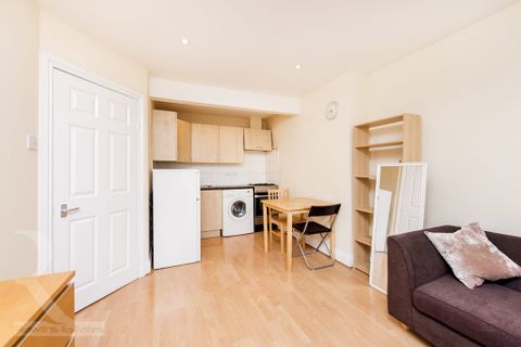 Finchley Road, London NW11