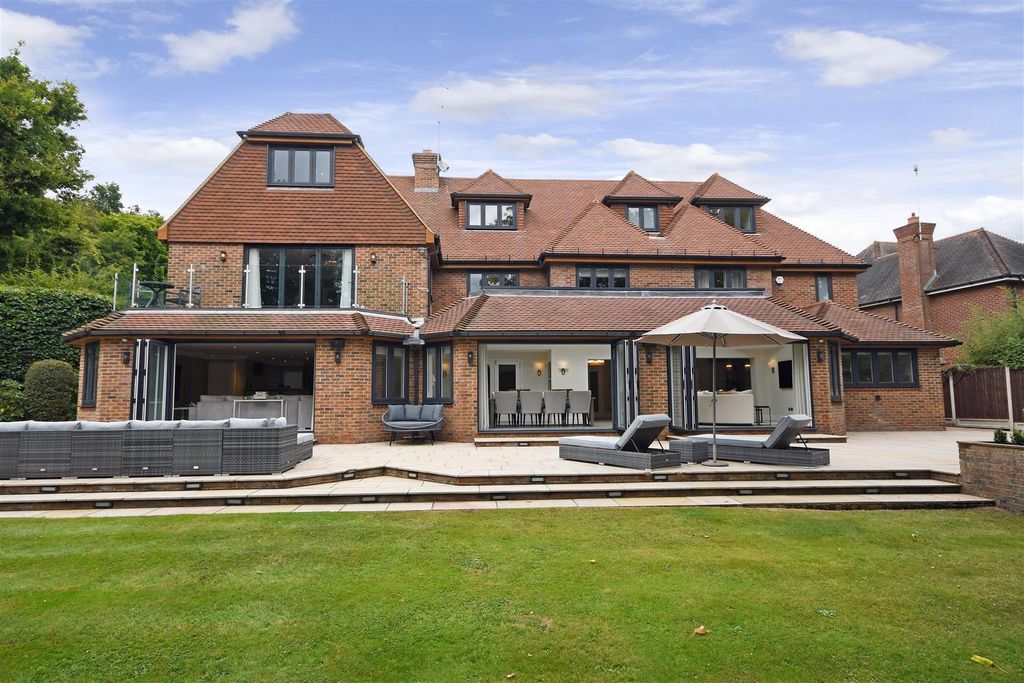 Additional image 41 of 6 bed detached house for saleWambrook Close, Hutton Mount, Brentwood CM13