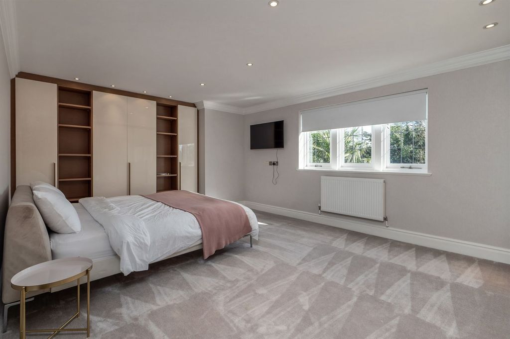 Additional image 8 of 6 bed detached house for saleBroad Lane, Hale WA15