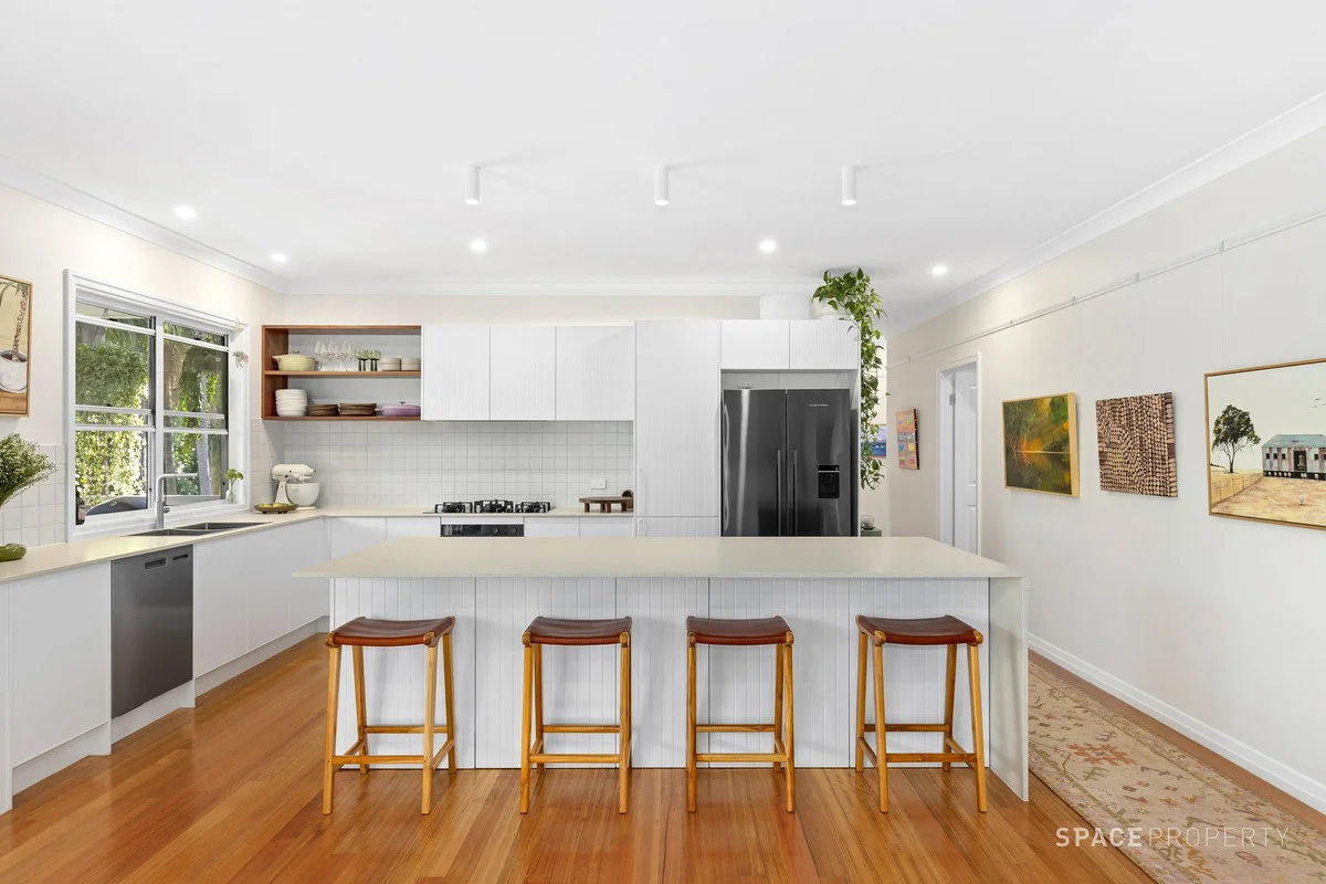 64 Coopers Camp Road, Bardon QLD 4065 photo 2