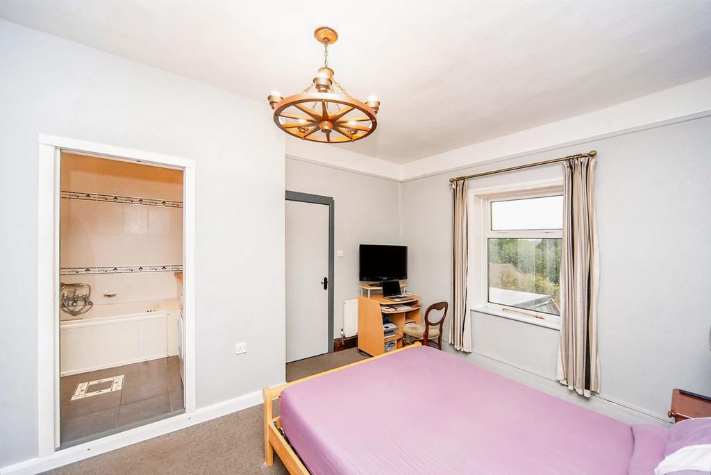 Additional image 6 of 1 bed flat for saleMarket Place, Blandford Forum DT11