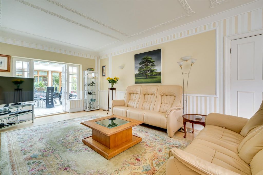 Additional image 6 of 6 bed detached house for saleAcacia Park Drive, Apperley Bridge, West Yorkshire BD10