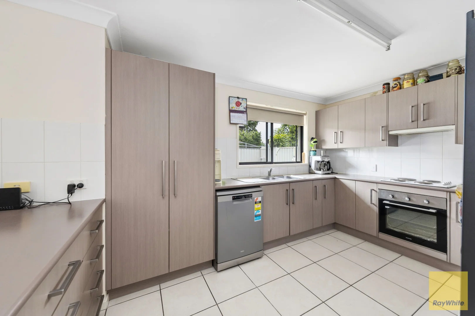 Additional image 5 of 25 Glovar Street, Emerald QLD 4720